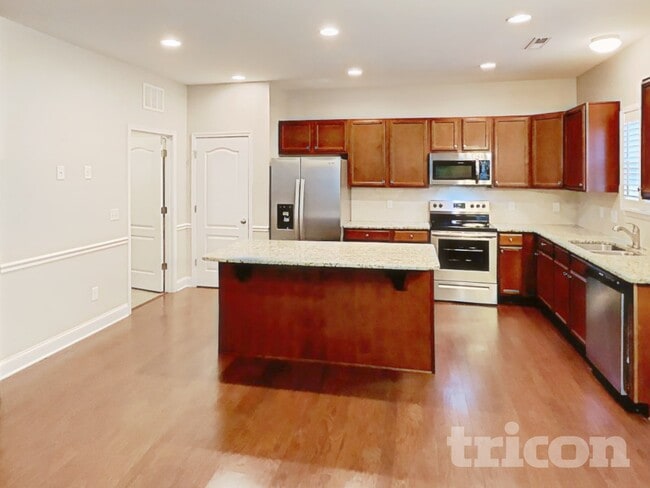 Photo - 5766 Woodside Forest Trail