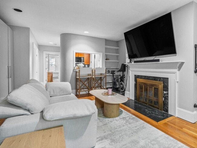 Photo - 19 Greenwich Pk Unit 2