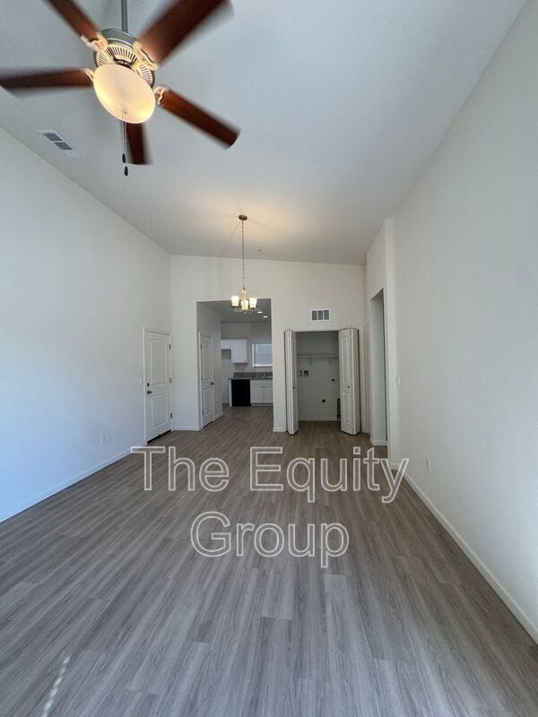 Photo - 4112 E Kaweah Ave