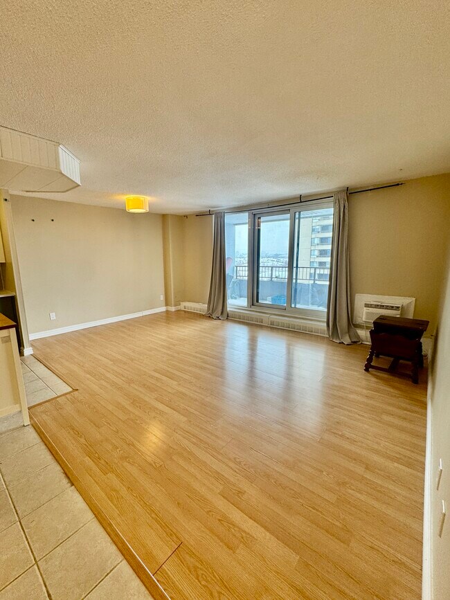 Photo - 1785 Frobisher Ln Unité 1009