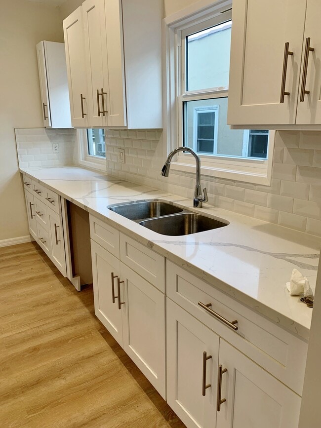 Photo - 644 N Genesee Ave Unidad 644