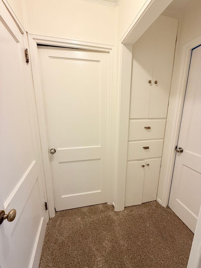 Photo - 705 N Eisenhower Dr