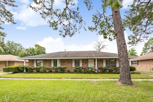 Building Photo - 12114 Tams Dr Rental