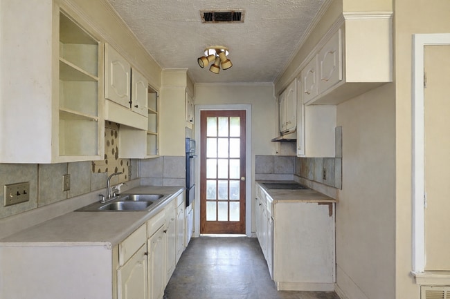 Photo - 6605 George Washington Dr