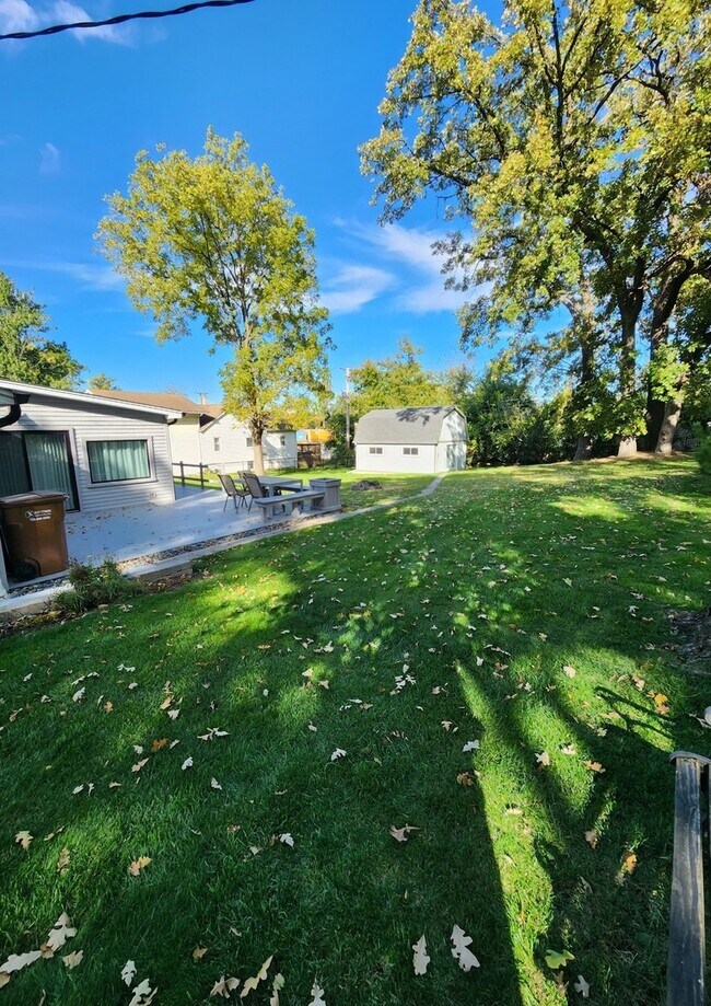 Photo - 106 Mound St