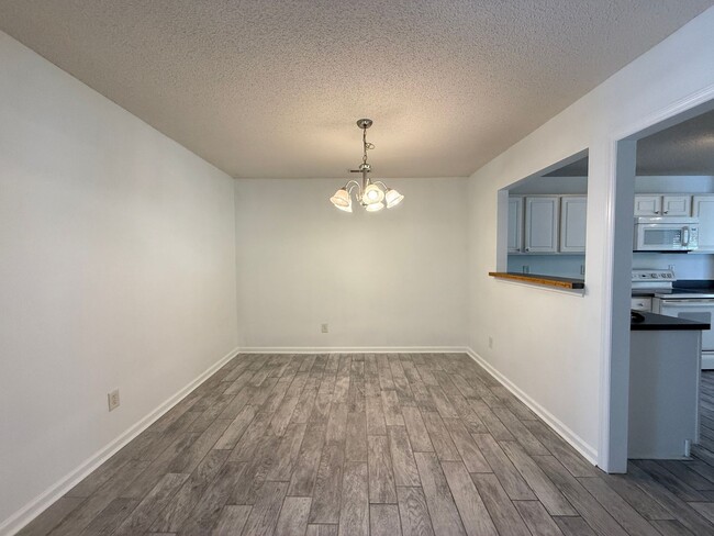 Photo - 1148 Academic Dr