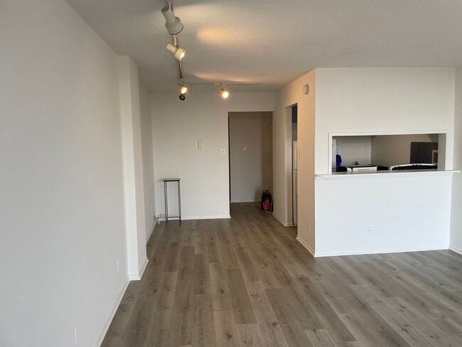 Studio - 4 Monroe St Unit 1111