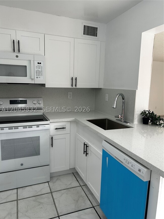 Photo - 301 W Park Dr