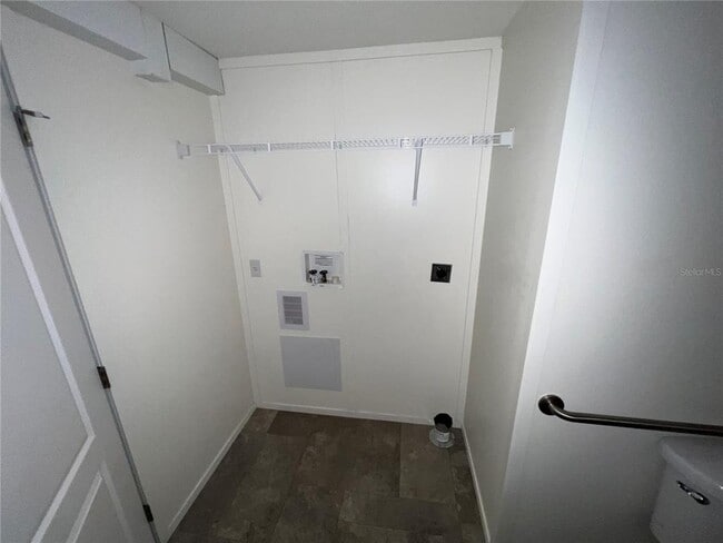 Photo - 231 W Carter St