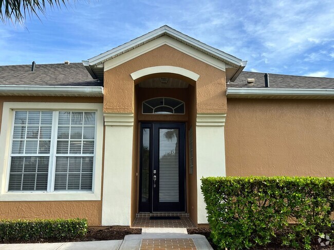 Building Photo - Beachside Bliss Awaits! Rental