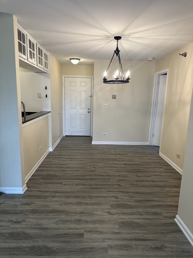 Photo - 214 Glengarry Dr