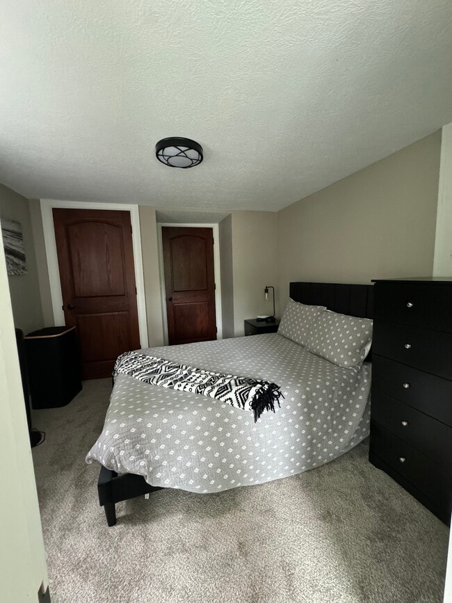 Photo - 17640 Larchwood Ave