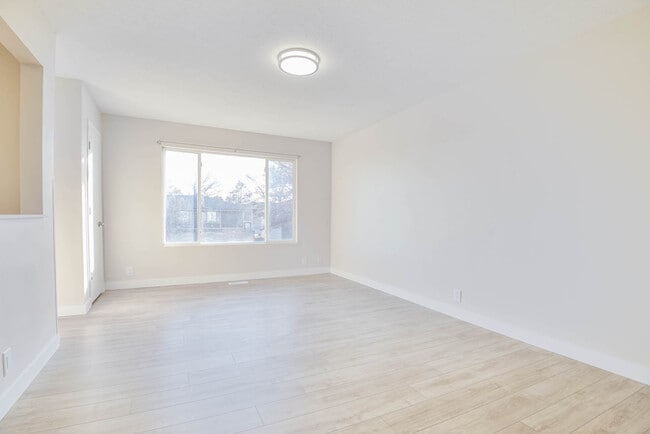 Sala de estar - 7704 S 25th St