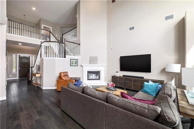 Photo - 1408 Saddlespur Ln