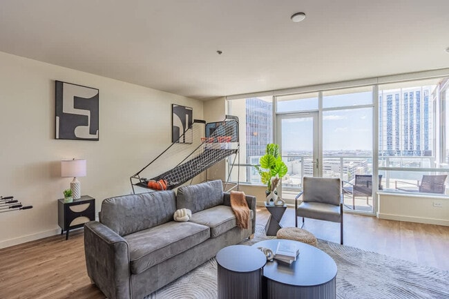 Photo - 44 W Monroe St Unidad ID1263157P