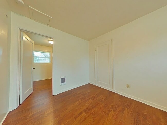 Photo - Apartment ~ Close to Campus ~ Cat Friendly Unit 743 1/2 NW 10th