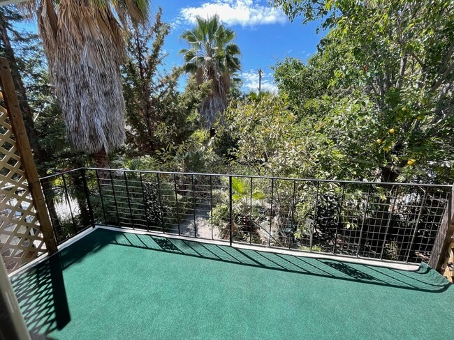 Photo - 925 Ravenscourt Ave Unit 3
