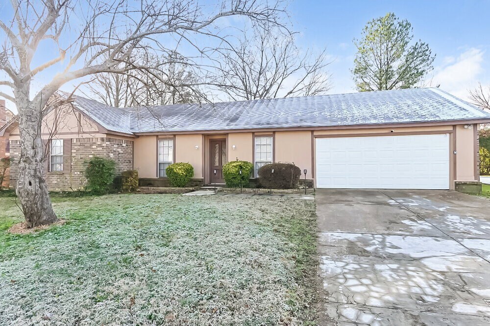 Photo - 7261 Hollorn Ln