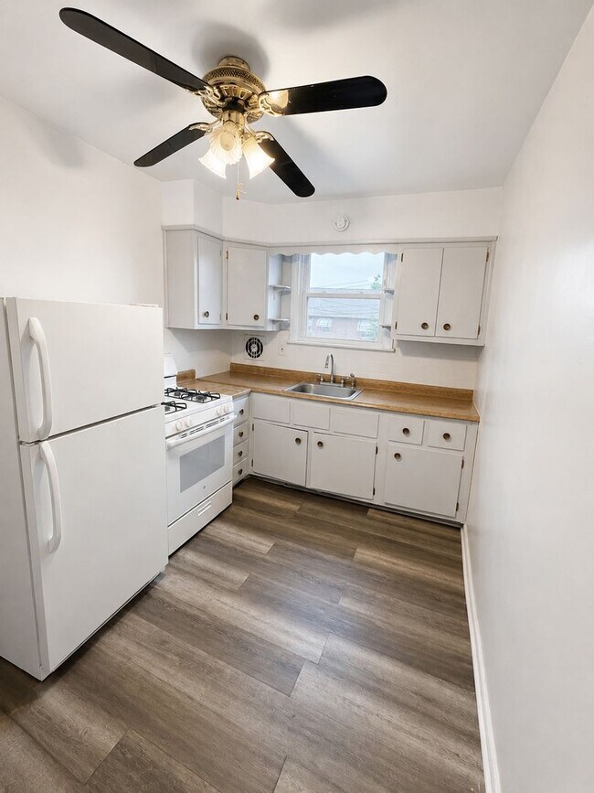 Photo - 106 Chester Ave Unidad A