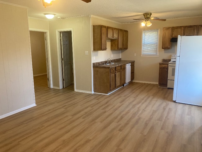 Photo - 202 Mountain View Dr