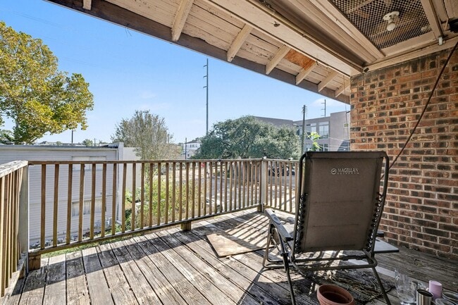 Building Photo - 2323 Park St Unit 4