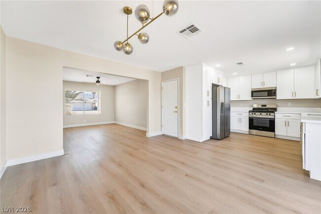 Photo - 517 Longtree Ave