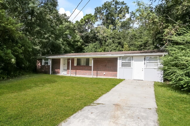 Photo - 6812 Hawkins Ct