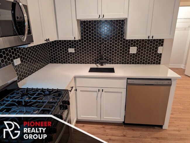 Photo - 648 W Wrightwood Ave Unit 2