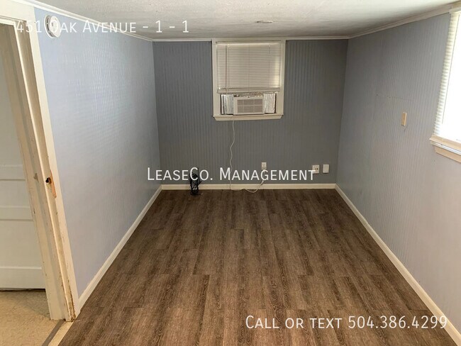 Photo - 451 Oak Ave