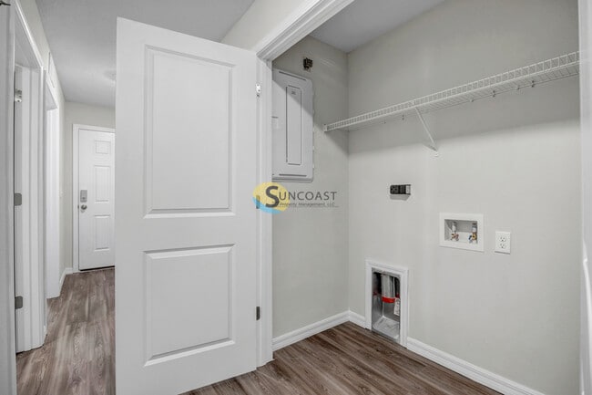 Building Photo - 6479 Sweetbay Ln