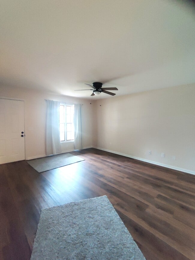 Photo - 117 Colonial Pkwy