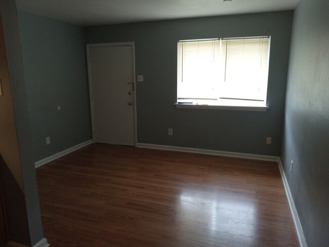 Building Photo - 2524 Telegraph Rd Unit 2524 - C