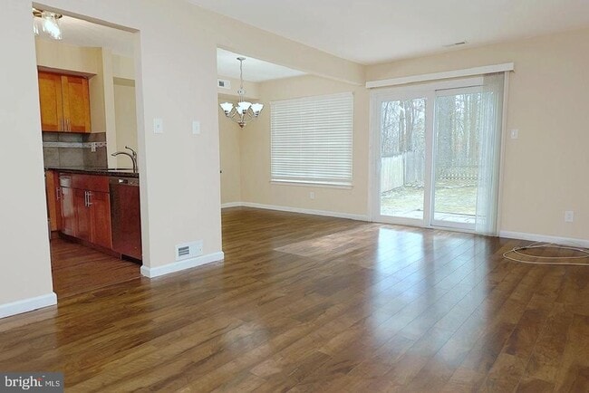 Photo - 13 5 Crown Royal Cir