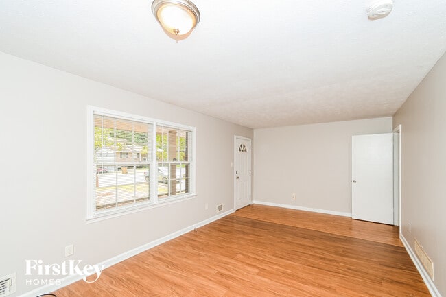 Photo - 6917 Knollwood Dr