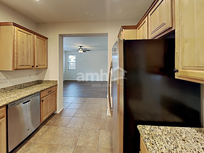 523 E Calle De Ocaso