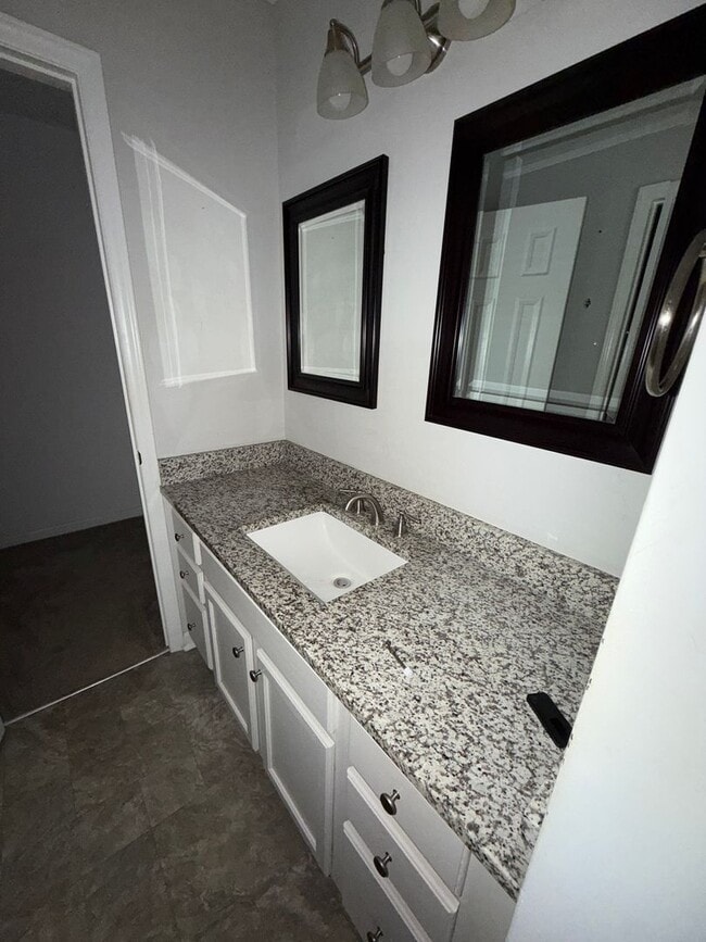 Photo - 1341 E Cannon Ave