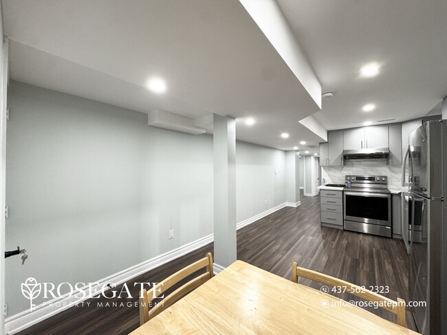 Photo - 2-Bedroom Basement Apartment with Internet, In-Unit Laundry & Parking – Brampton Unité 2