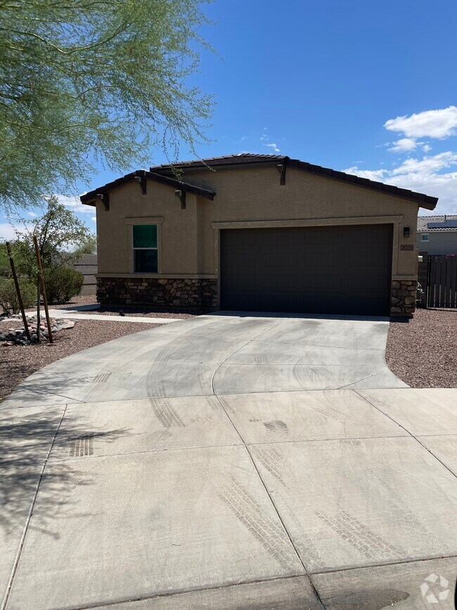 front of house. - 21335 West Granada Road Rental
