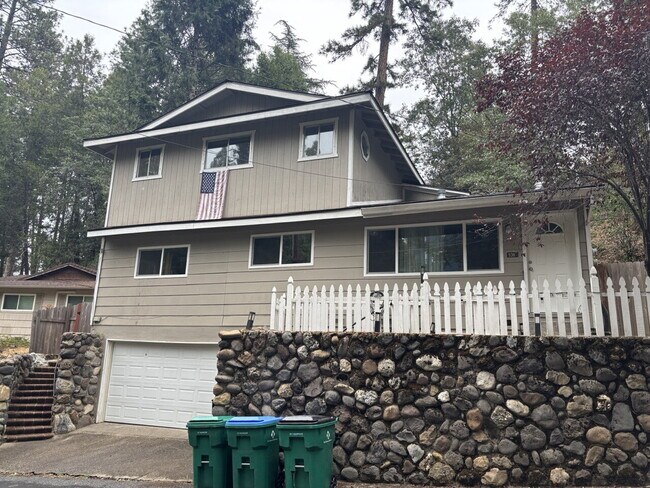 Building Photo - Upstairs 1-bedroom apartment unit near downtown Placerville & Marshall Hospital - $1,500/mo