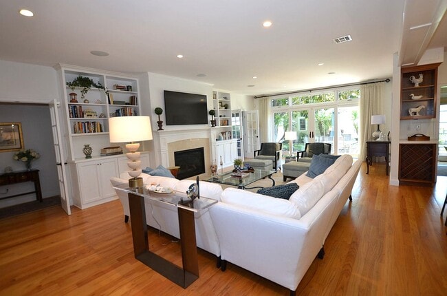 Photo - 135 E Avenue