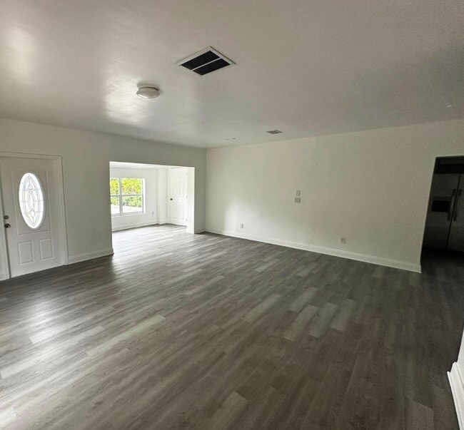 Photo - 1645 NE 175th St