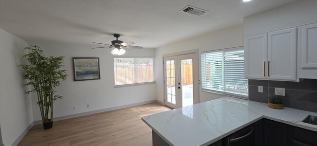 Photo - 6852 Westchester Way