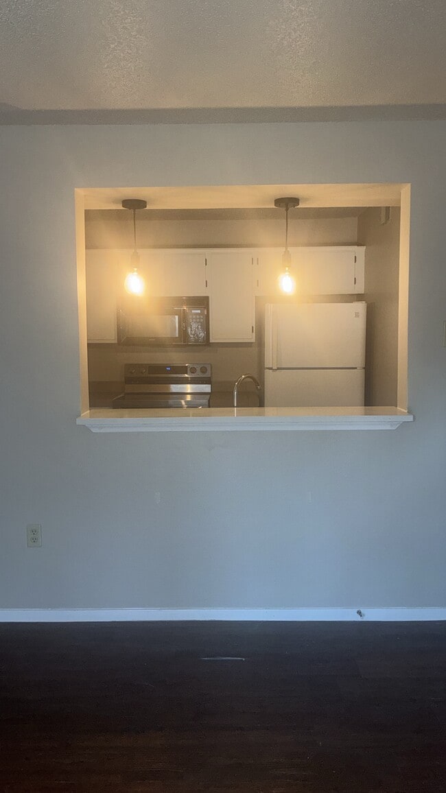 New kitchen pass through with granite top - 218 North Texas Blvd Unit Eagle'sLanding