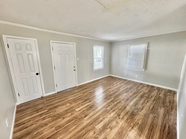 Photo - 1711 Coleen Rd