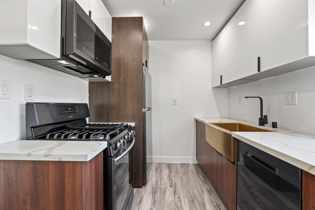 Photo - 2814 Sichel St.