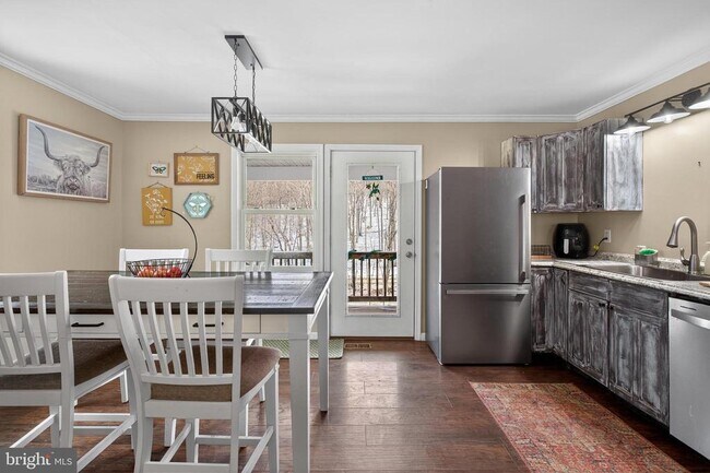 Photo - 1238 Logger Dr