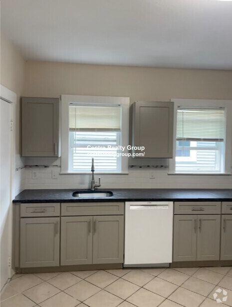 Building Photo - 51 Parker St Unit 3 Rental