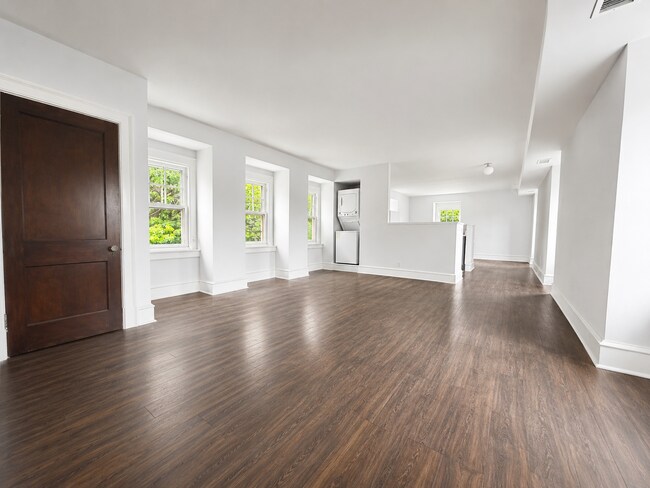 Photo - 186 W Queen Ln Unit 3