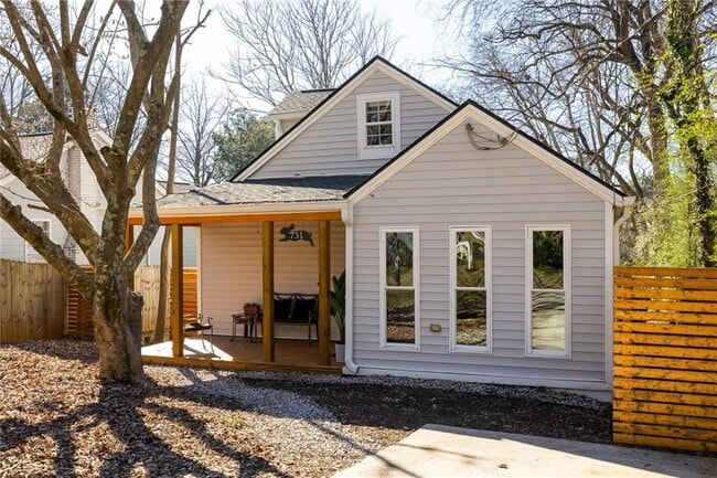 Photo - 731 Hobart Ave SE House