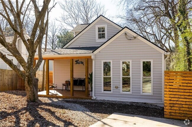 Building Photo - 731 Hobart Ave SE Rental